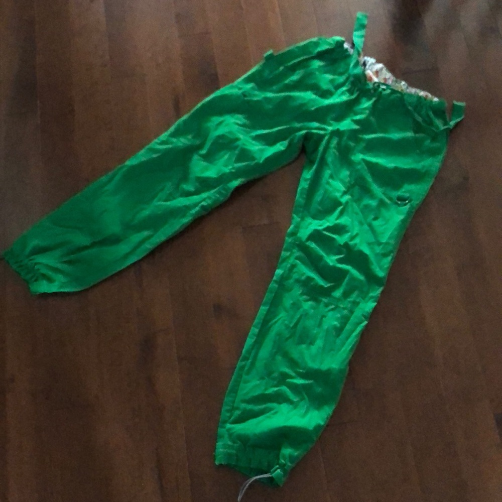 Amazing green vibrant cargo pants